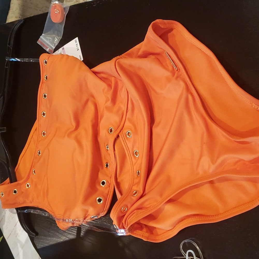 NWT! Michael Kors one piece, one shoulder swimsuit! Size 6